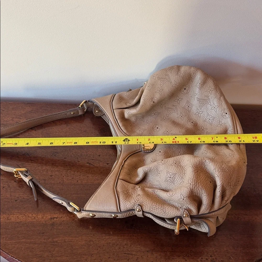 Louis Vuitton Monogram Mahina XS‎ Shoulder bag
